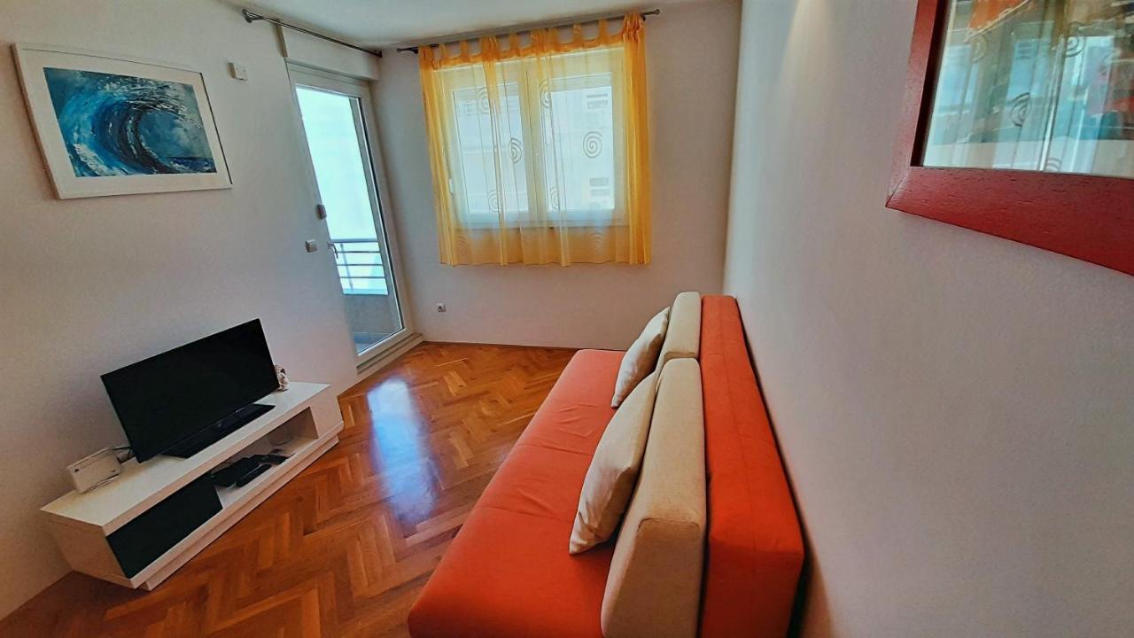 Apartment Jen Omis Exterior photo
